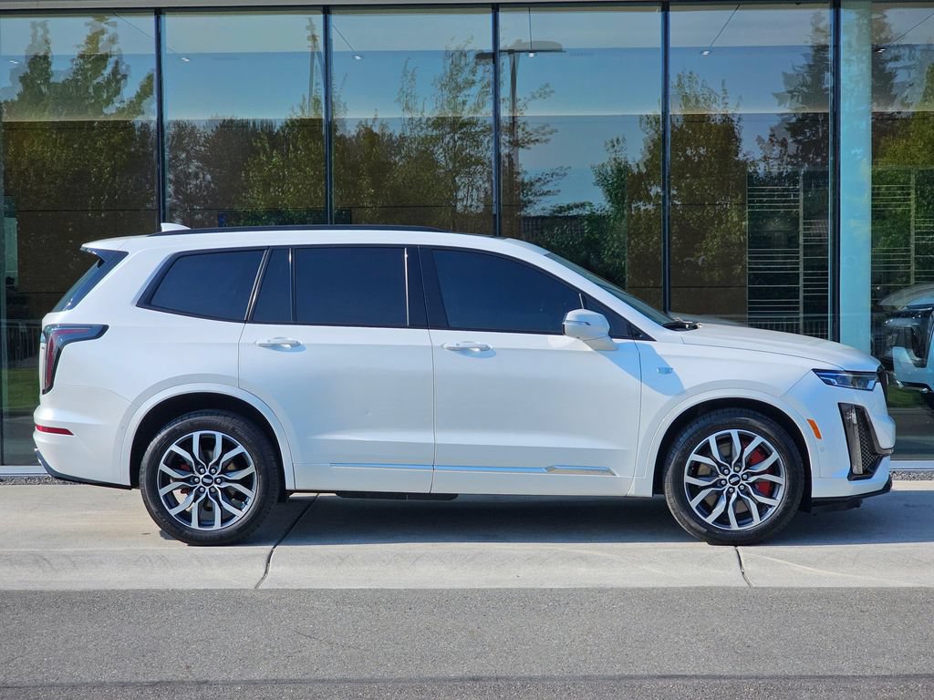 Certified 2023 Cadillac XT6 Sport w/ Platinum Package AWD/4WD image 6
