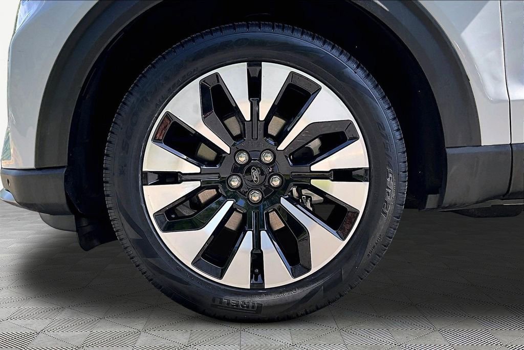 Used 2025 Ford Explorer Platinum w/ LUX Leather Package image 23