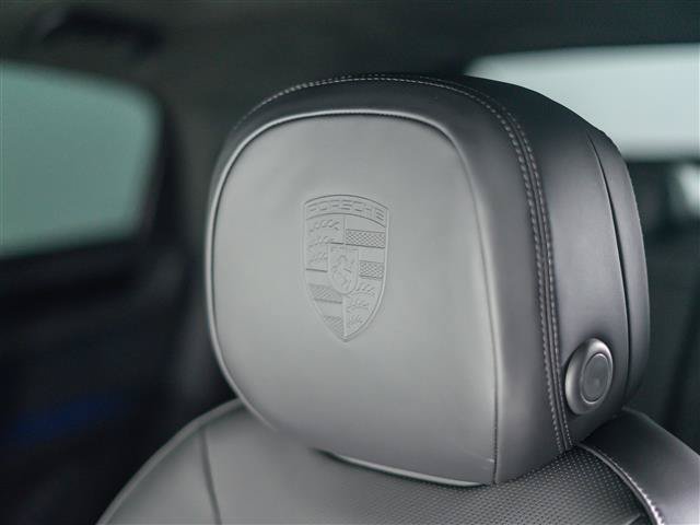 New 2026 Porsche Cayenne GTS AWD/4WD image 17