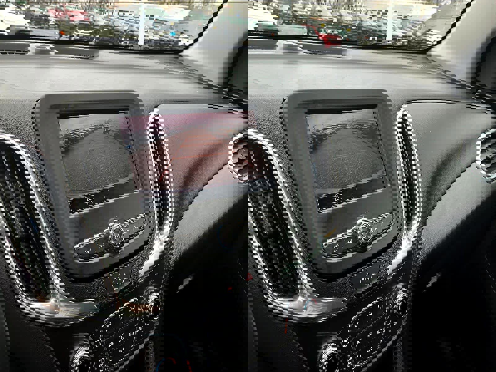 Used 2024 Chevrolet Equinox LT image 19