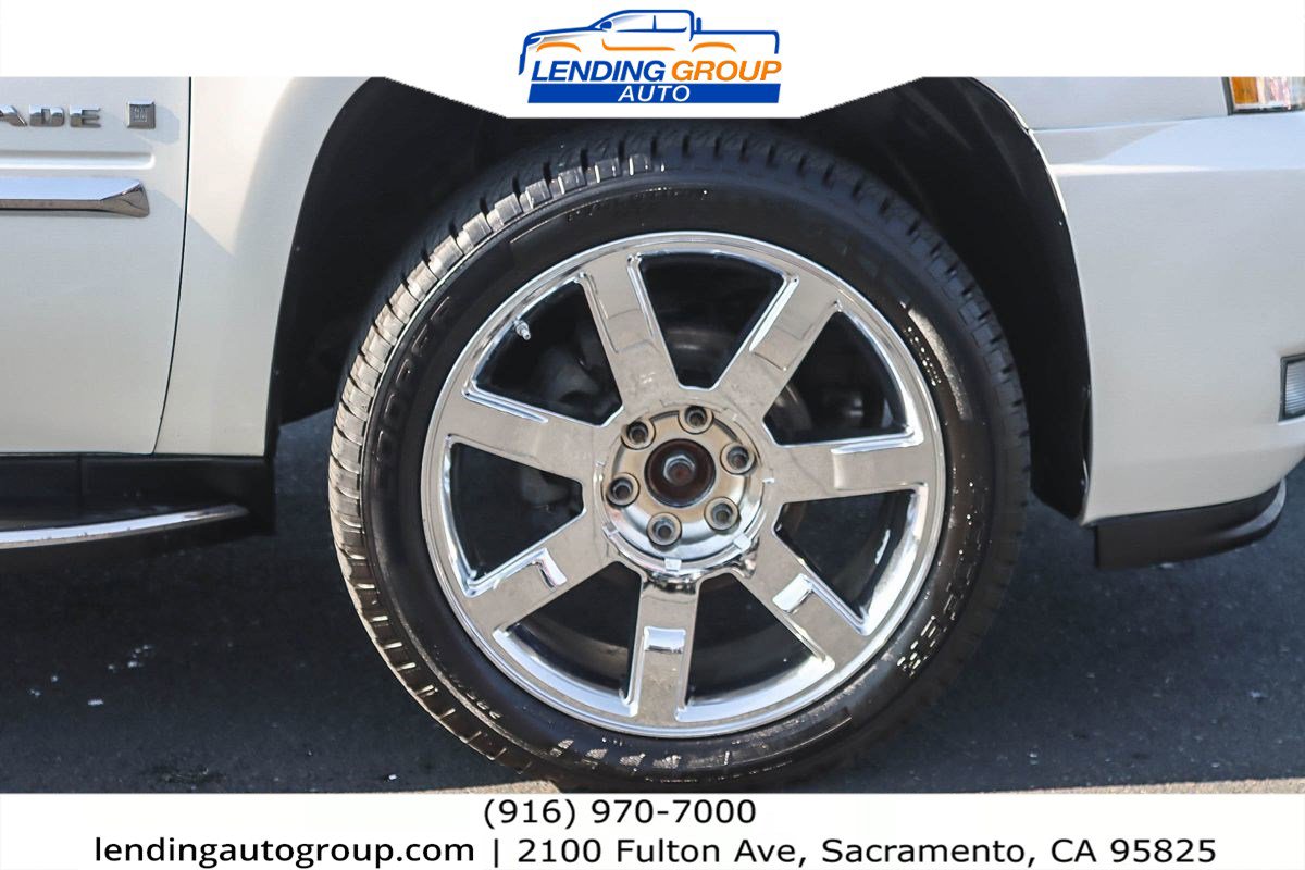 Used 2007 Cadillac Escalade AWD w/ Information Package image 9