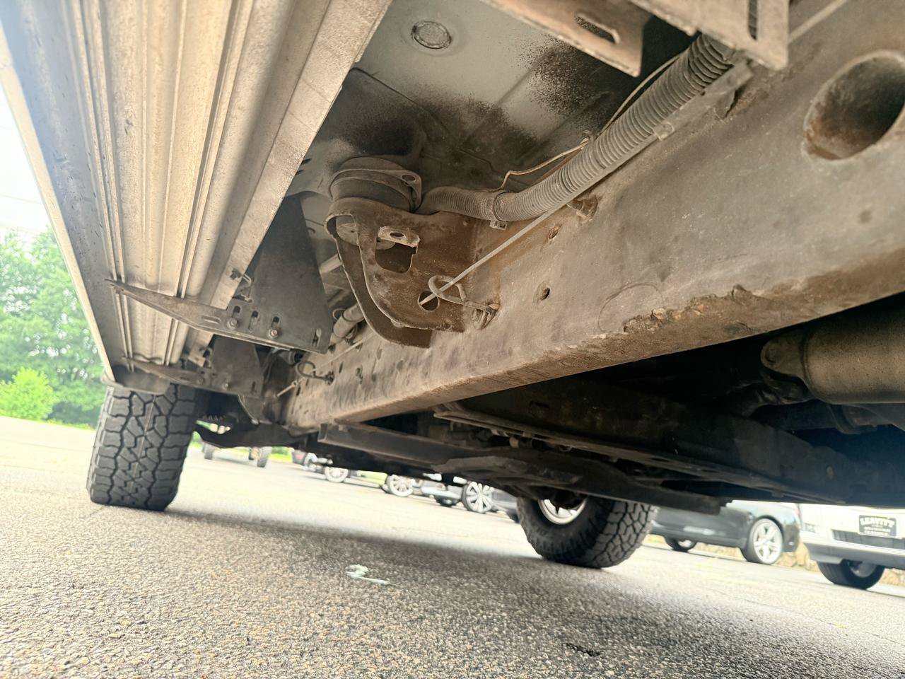 Used 2004 Chevrolet Silverado 2500 LS w/ Skid Plate Package AWD/4WD image 23