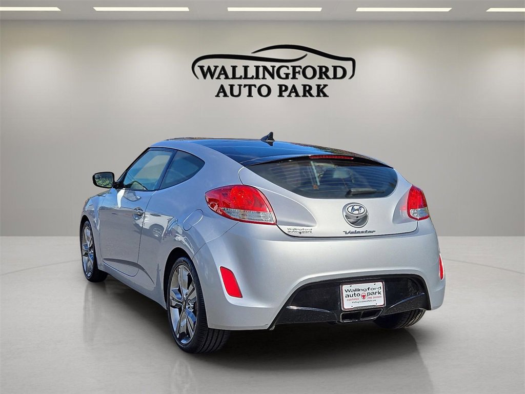 Used 2016 Hyundai Veloster Base w/ Option Group 02 image 6