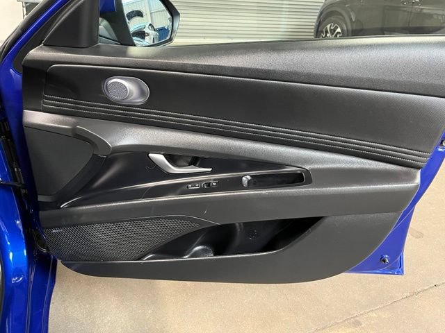 Used 2024 Hyundai Elantra Limited FWD image 11