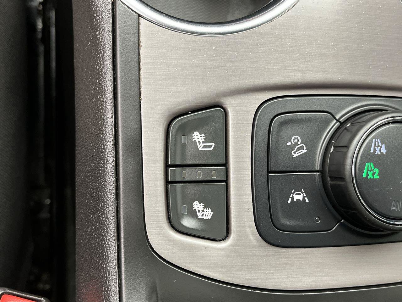 Used 2022 GMC Terrain AT4 w/ LPO, Floor Liner Package AWD/4WD image 22