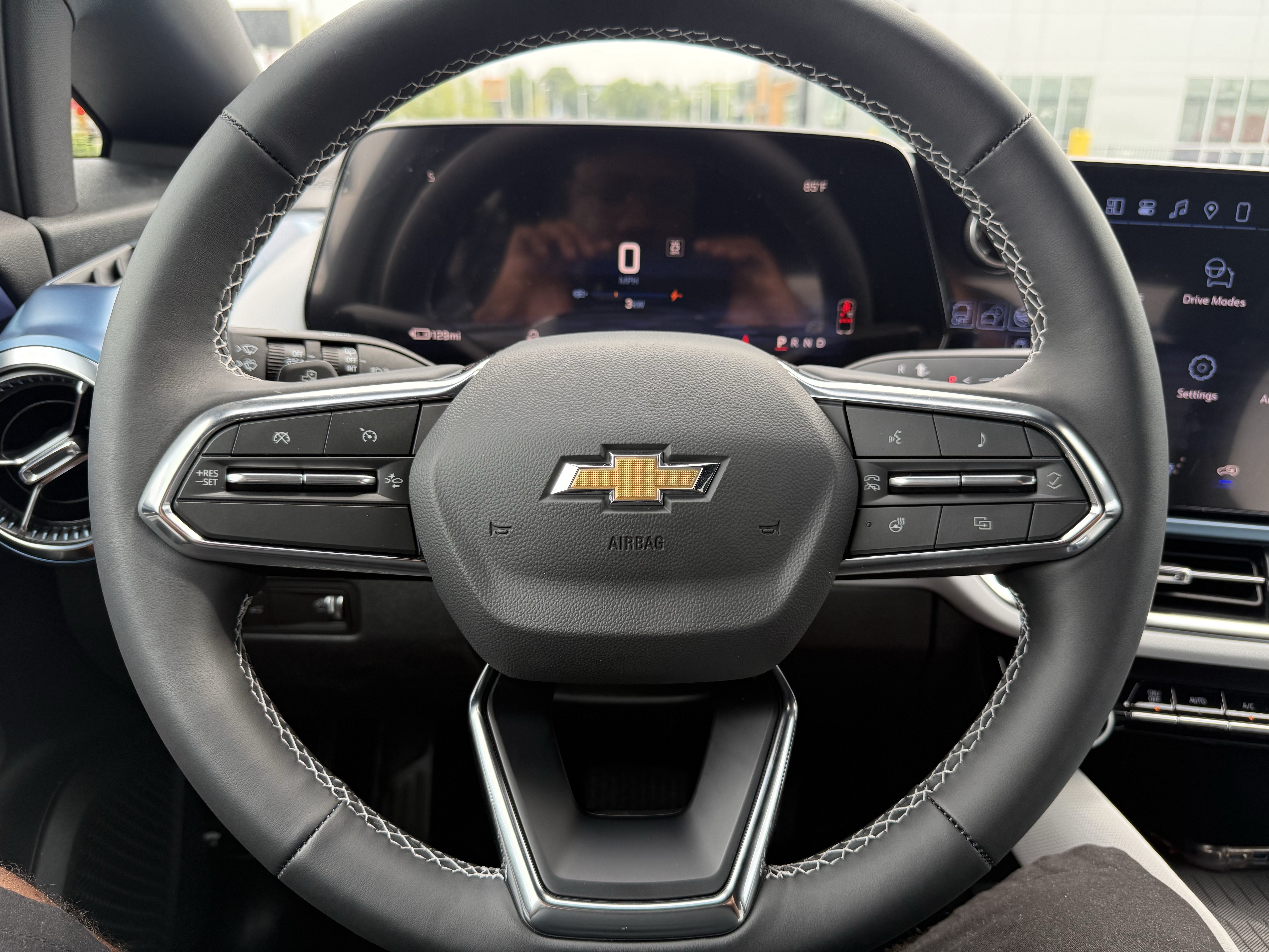 New 2026 Chevrolet Equinox EV LT FWD image 17