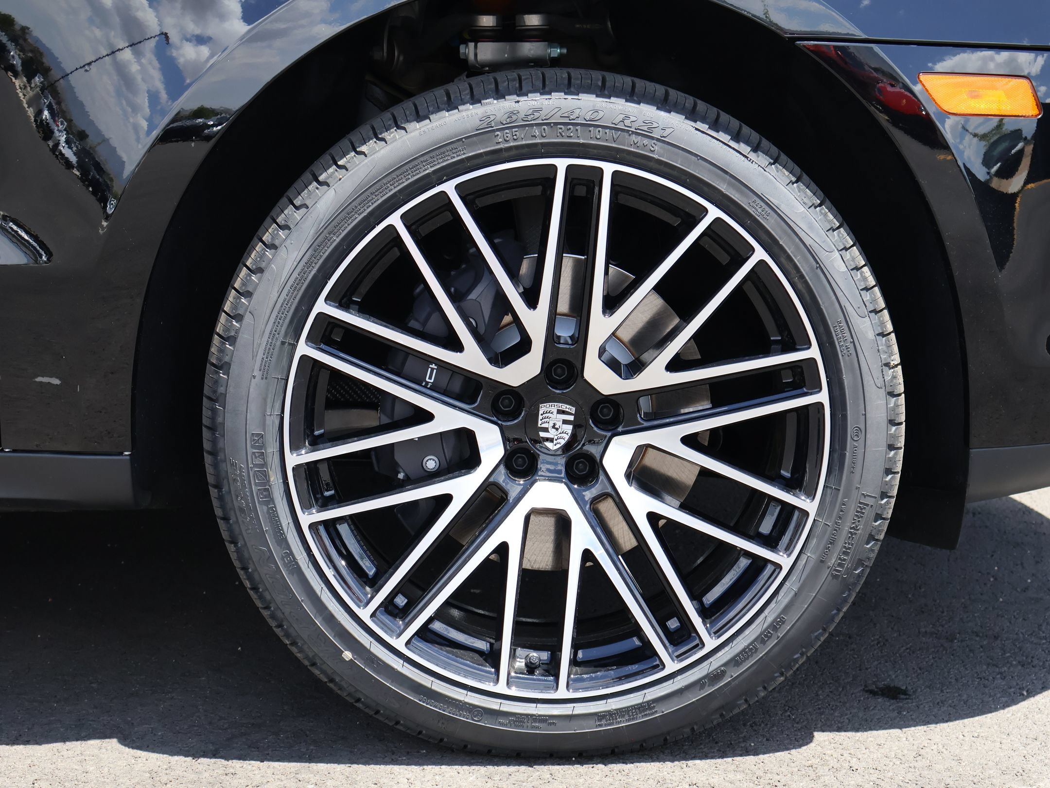 New 2026 Porsche Macan AWD/4WD image 29