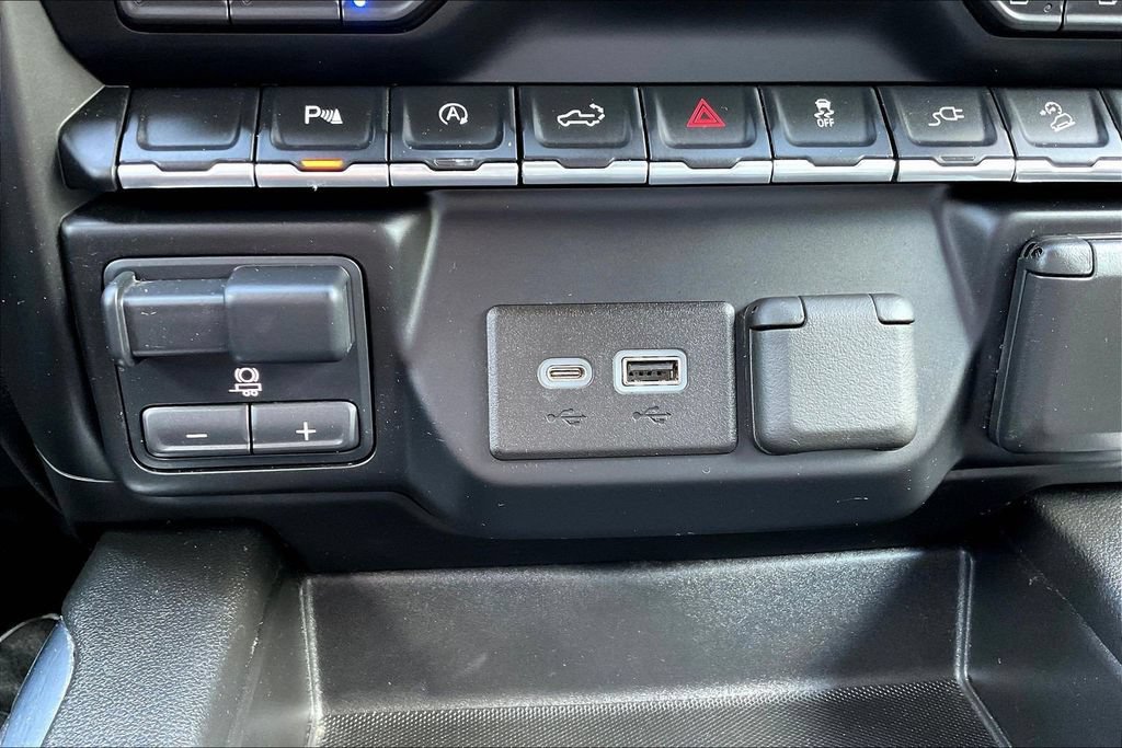 Used 2022 Chevrolet Silverado 1500 LTZ AWD/4WD image 19