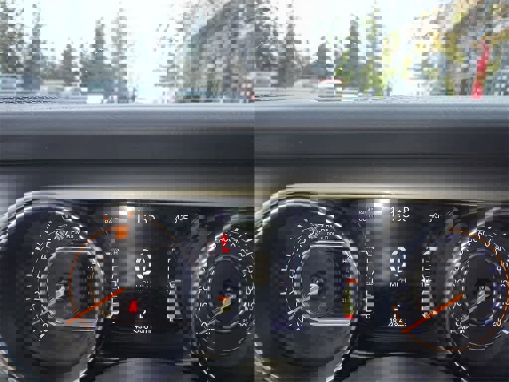 Used 2023 Jeep Wrangler Sahara image 15