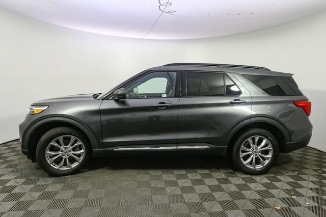 Used 2020 Ford Explorer XLT w/ Equipment Group 202A AWD/4WD image 6