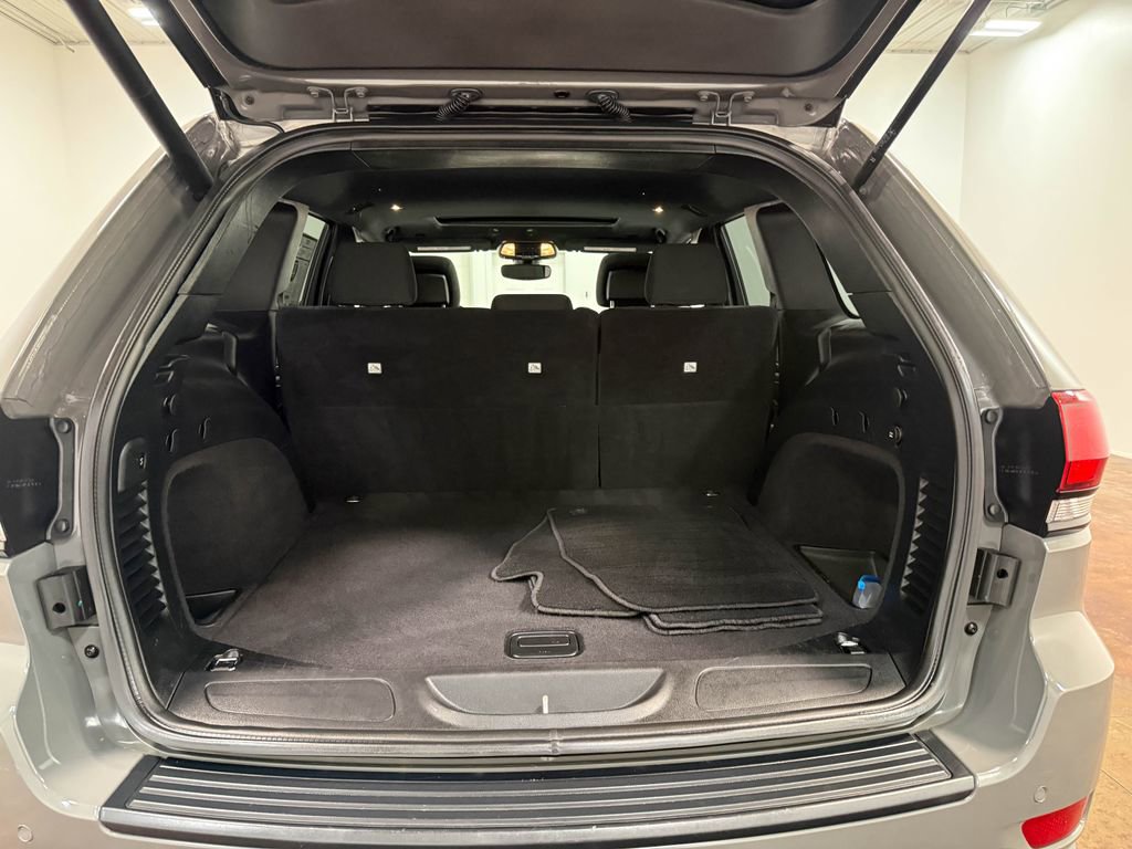 Used 2019 Jeep Grand Cherokee Laredo AWD/4WD image 73