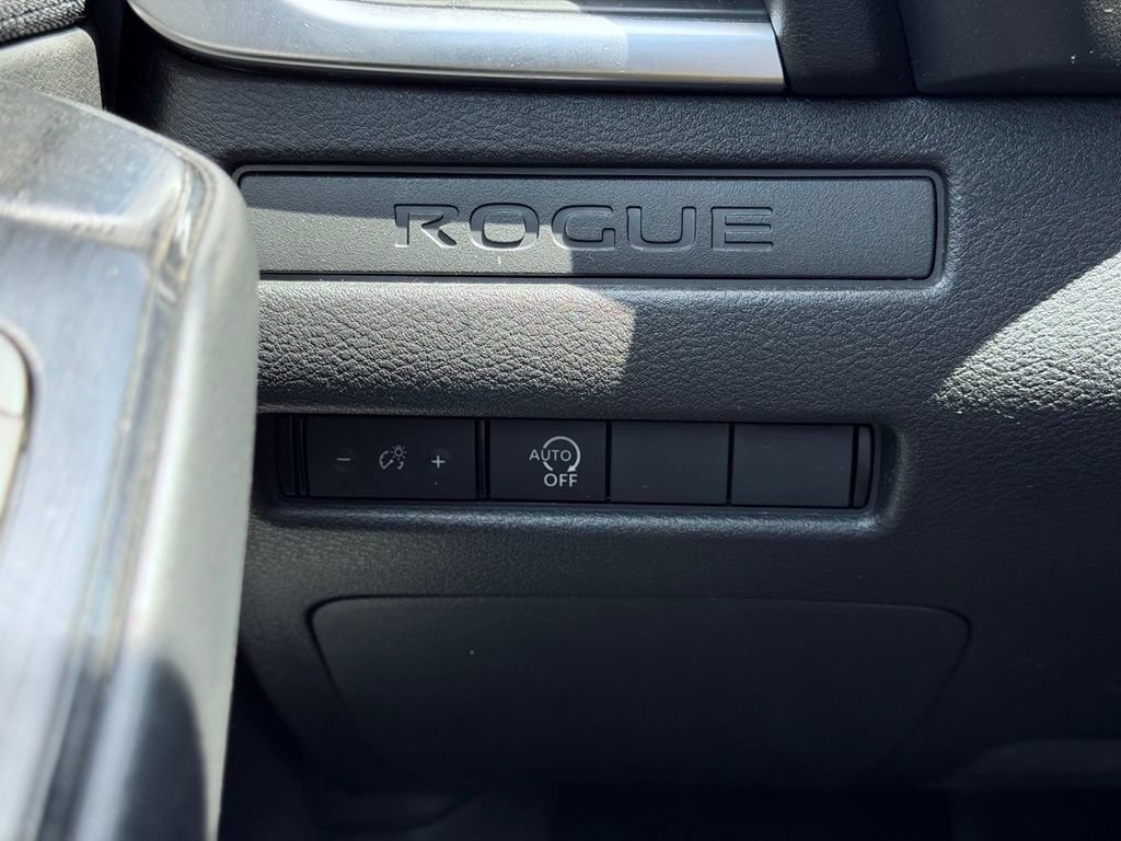 Used 2023 Nissan Rogue S AWD/4WD image 31