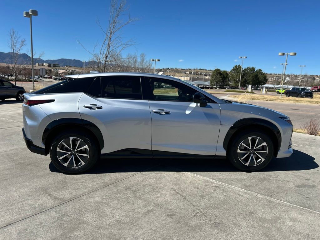 Used 2025 Lexus RZ 450e w/ Technology Package image 10