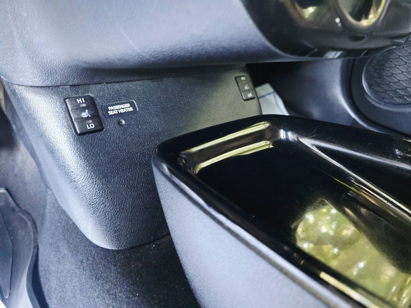 Used 2018 Toyota Prius Prime Premium image 16