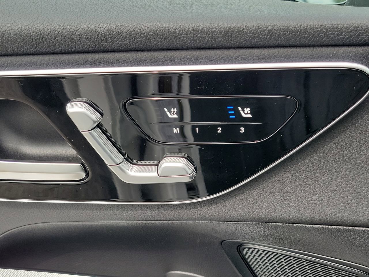 New 2026 Mercedes-Benz GLC 300 image 25