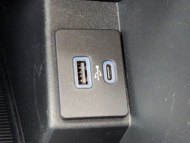 Certified 2023 Ford Edge SE image 21