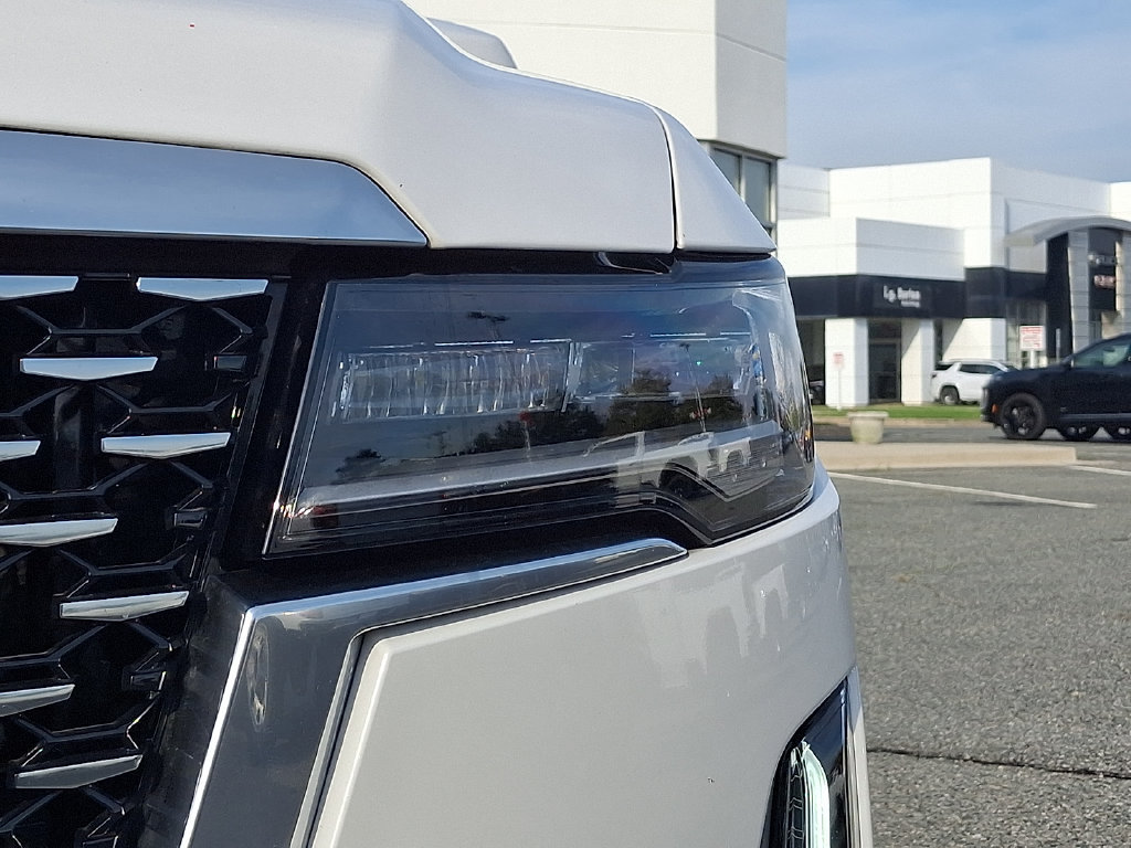 Certified 2021 Cadillac Escalade Premium Luxury w/ Performance Package AWD/4WD image 9