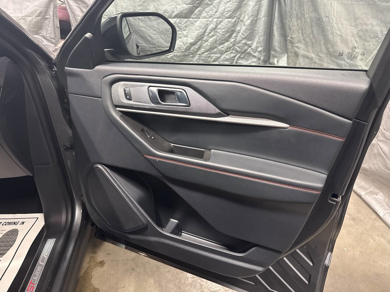 Used 2025 Ford Explorer ST-Line w/ ST-Line Street Pack image 20