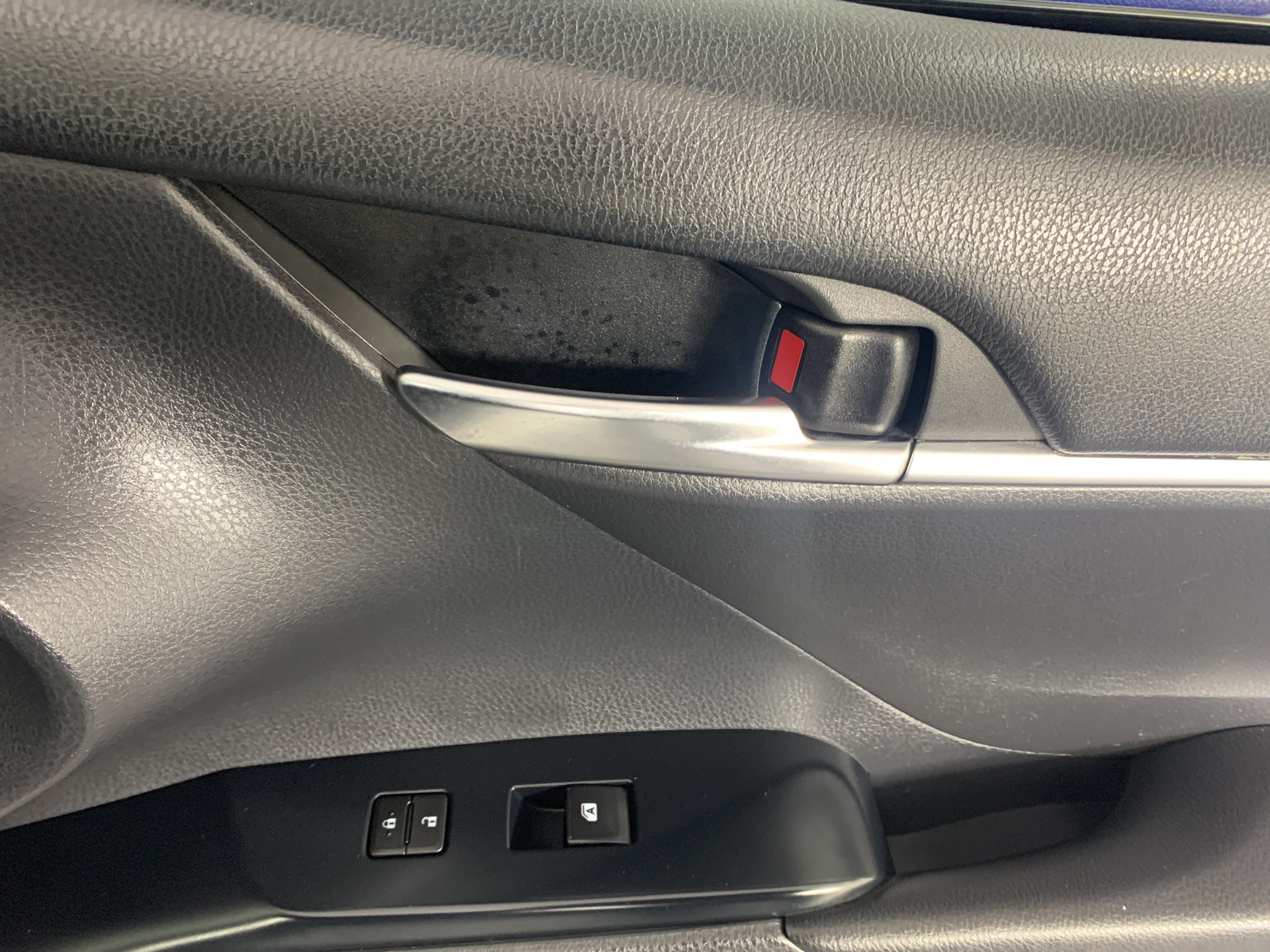 Used 2018 Toyota Camry SE FWD image 35