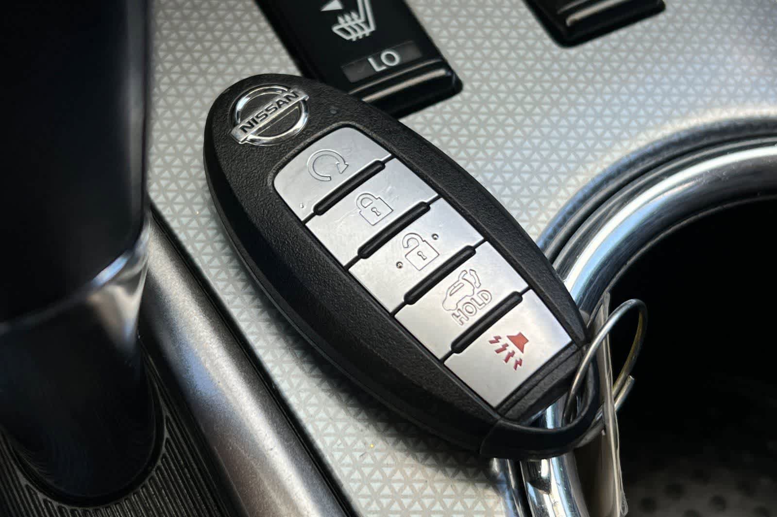Used 2020 Nissan Pathfinder SL FWD image 28