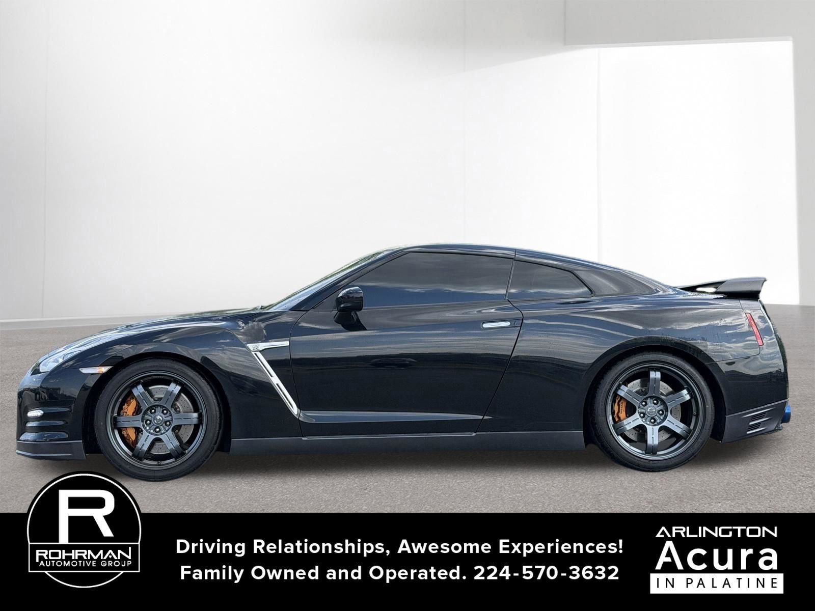 Used 2015 Nissan GT-R Black Edition AWD/4WD image 2