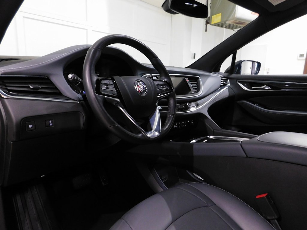 Used 2024 Buick Enclave Essence image 24