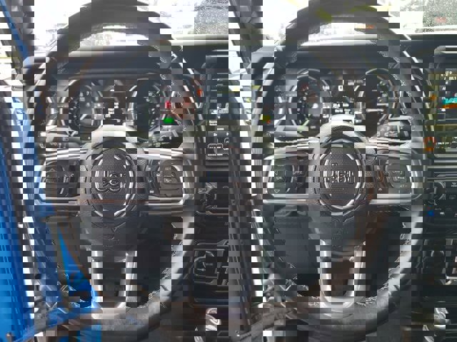 Certified 2022 Jeep Wrangler Unlimited Sahara w/ Safety Group image 27