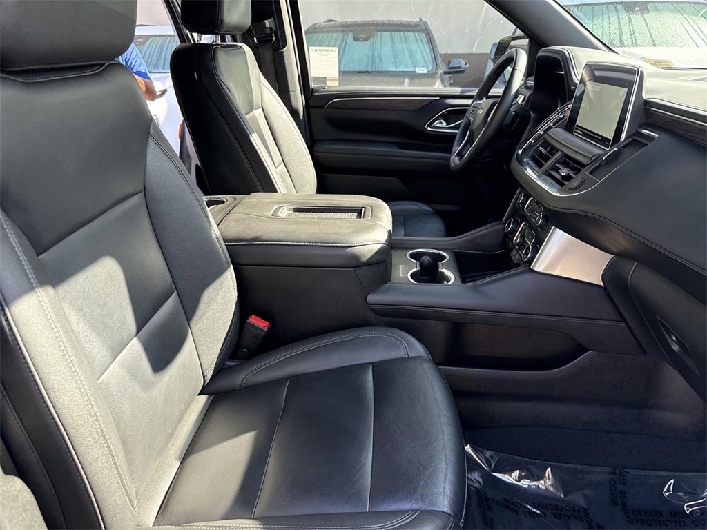 Used 2024 Chevrolet Suburban LT image 26
