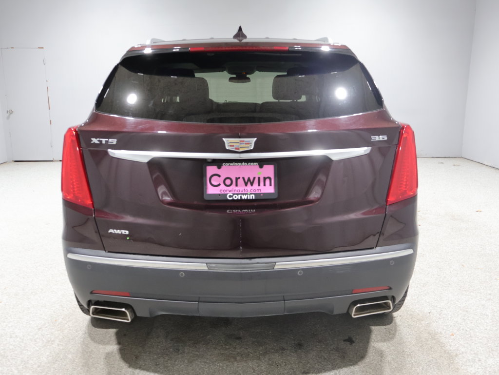 Used 2018 Cadillac XT5 Luxury w/ Driver Awareness Package AWD/4WD image 3