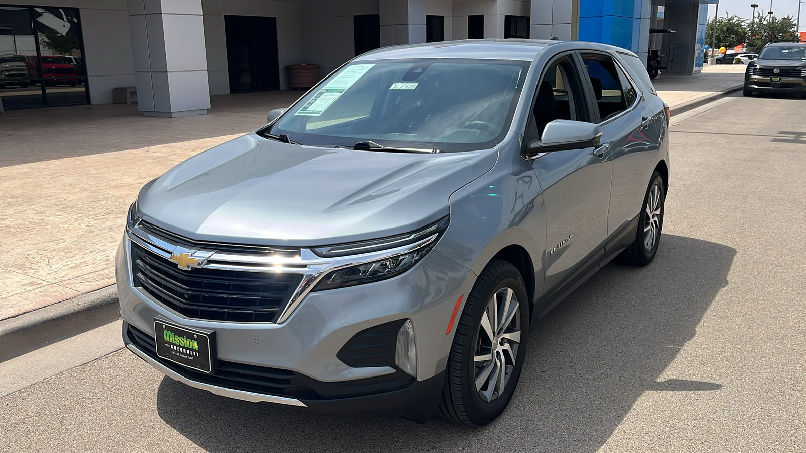 Used 2024 Chevrolet Equinox LT FWD image 3