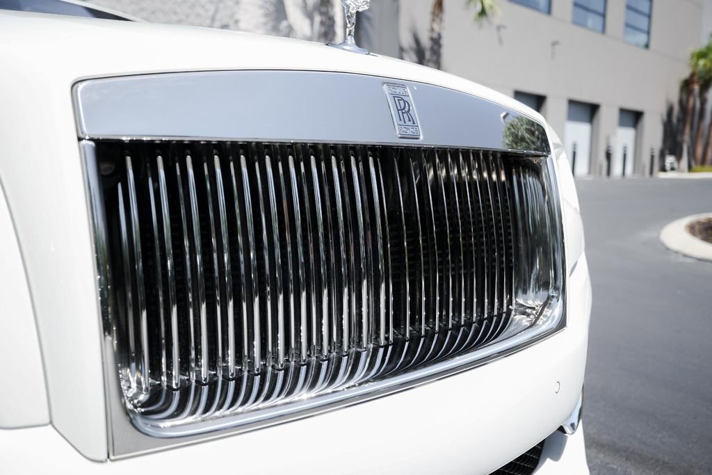 Used 2016 Rolls-Royce Dawn image 15