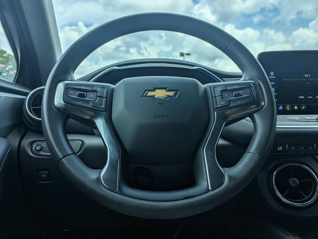 Used 2025 Chevrolet Blazer LT FWD image 21