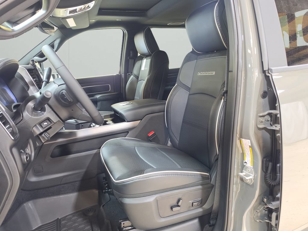 New 2027 RAM 3500 Laramie AWD/4WD image 13