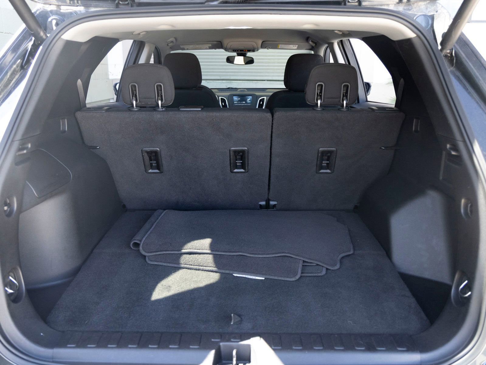 Used 2018 Chevrolet Equinox LT FWD image 20