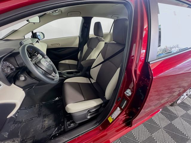 Used 2025 Toyota Corolla LE image 9