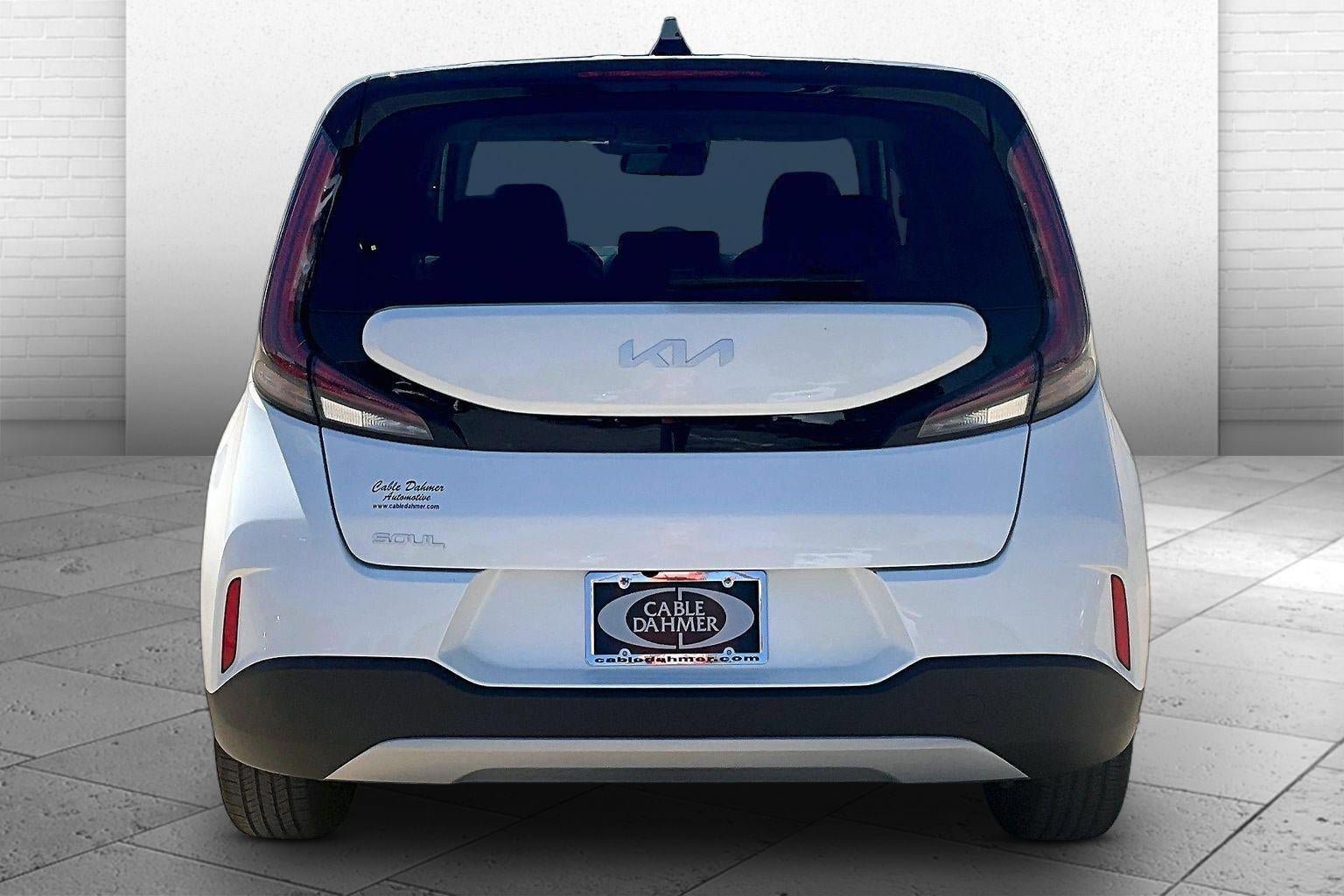 Used 2025 Kia Soul LX FWD image 6