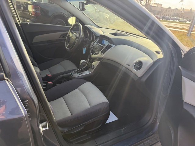 Used 2014 Chevrolet Cruze LS image 22
