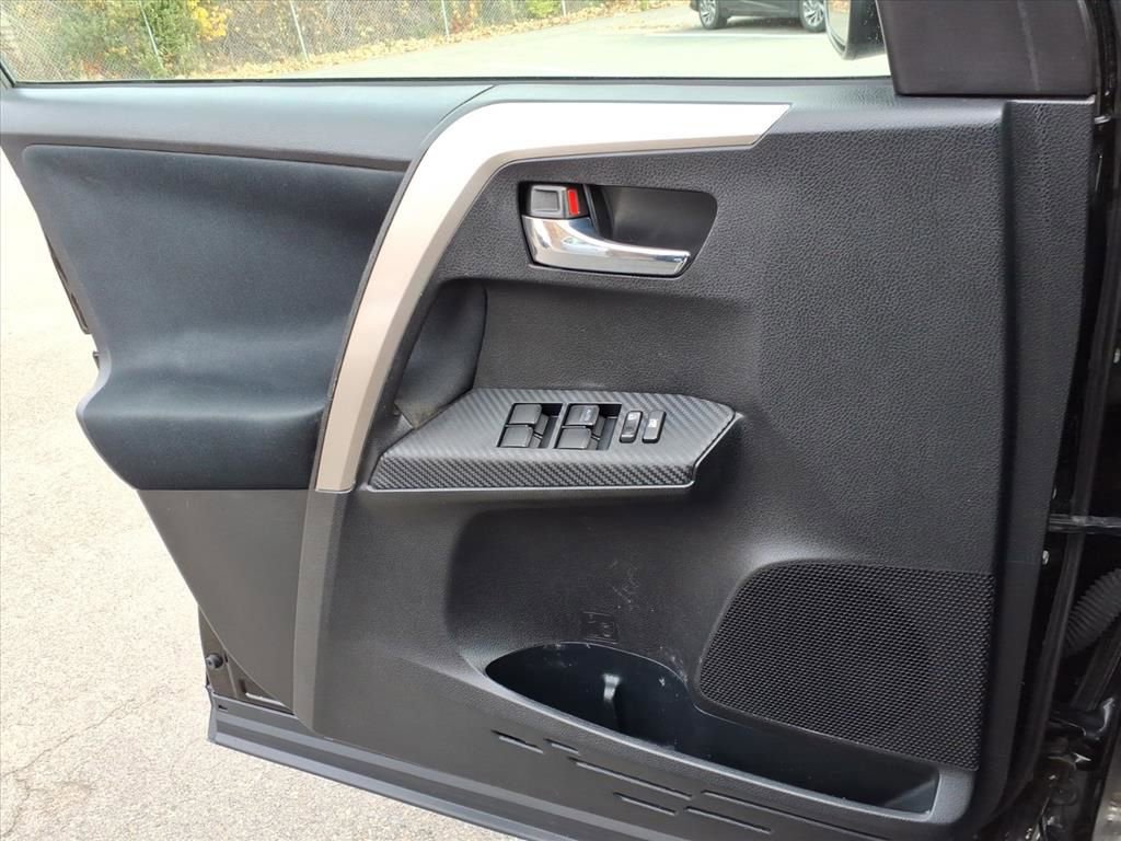 Used 2015 Toyota RAV4 XLE image 7