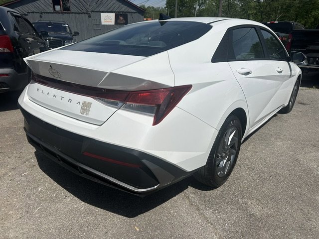 Used 2024 Hyundai Elantra SEL FWD image 5