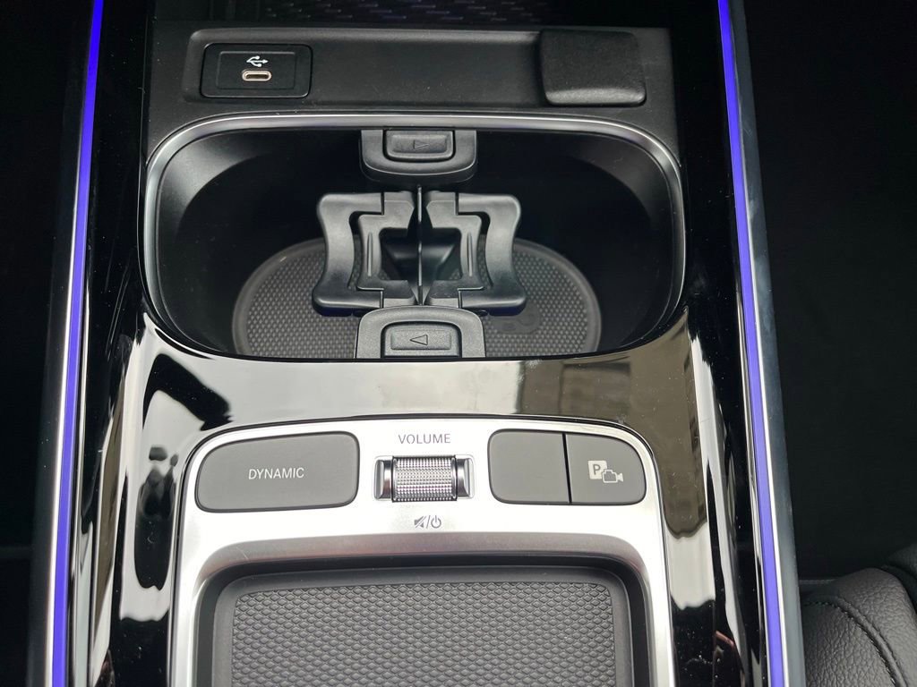 Used 2025 Mercedes-Benz GLA 250 4MATIC image 41