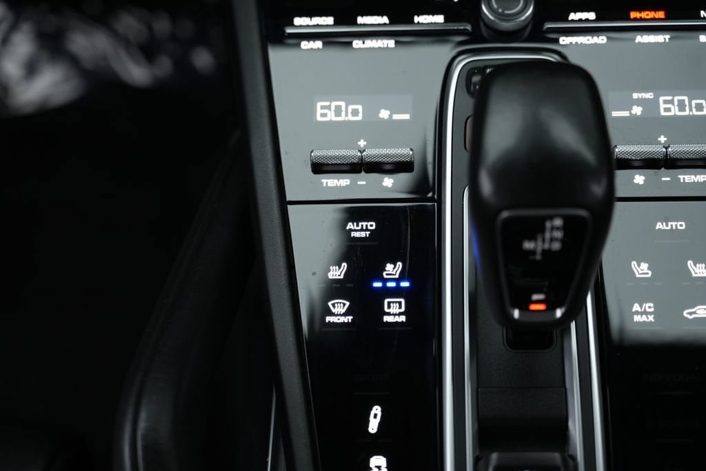 Used 2019 Porsche Cayenne Turbo AWD/4WD image 52