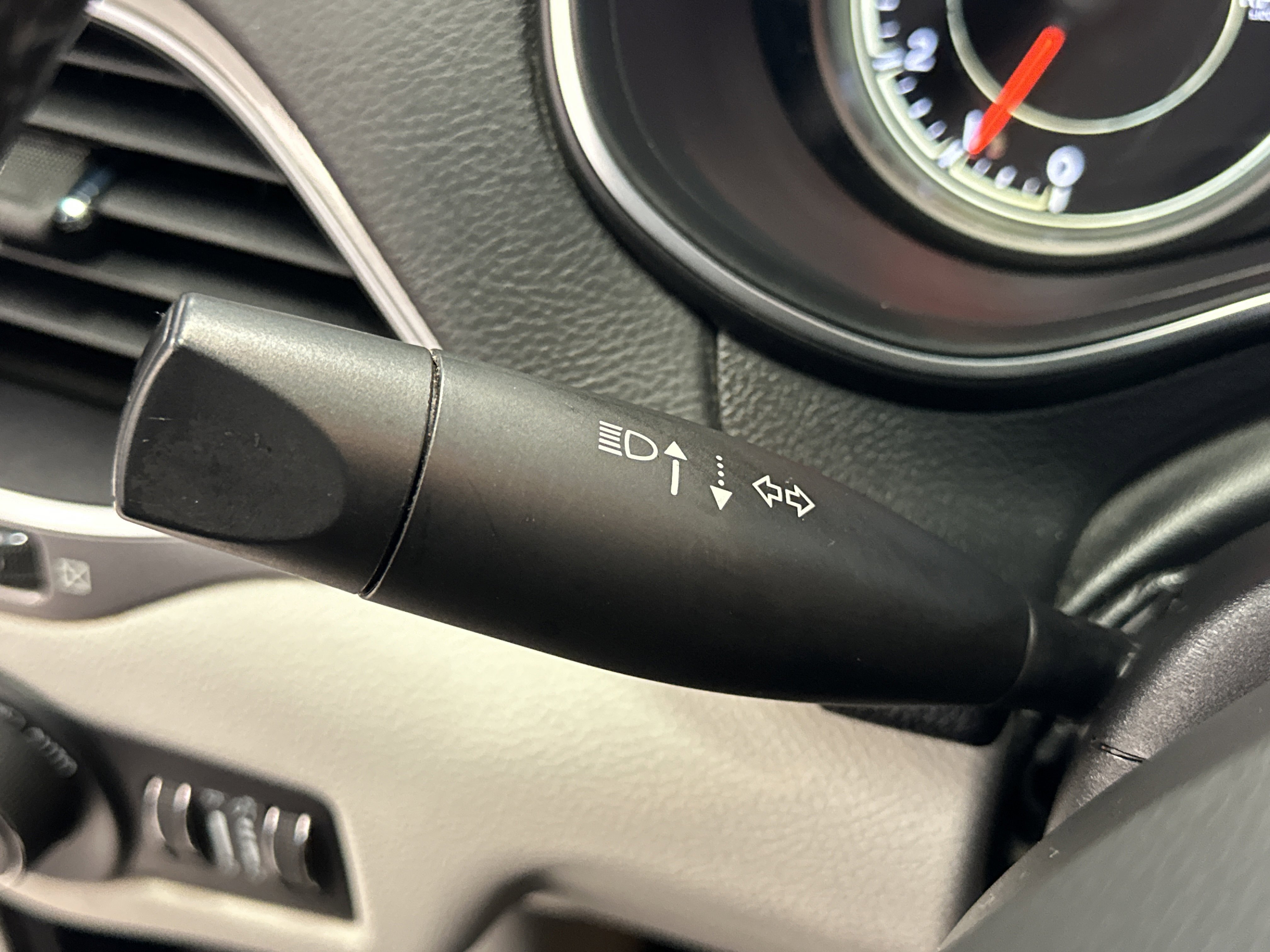 Used 2021 Jeep Cherokee Latitude Lux image 35