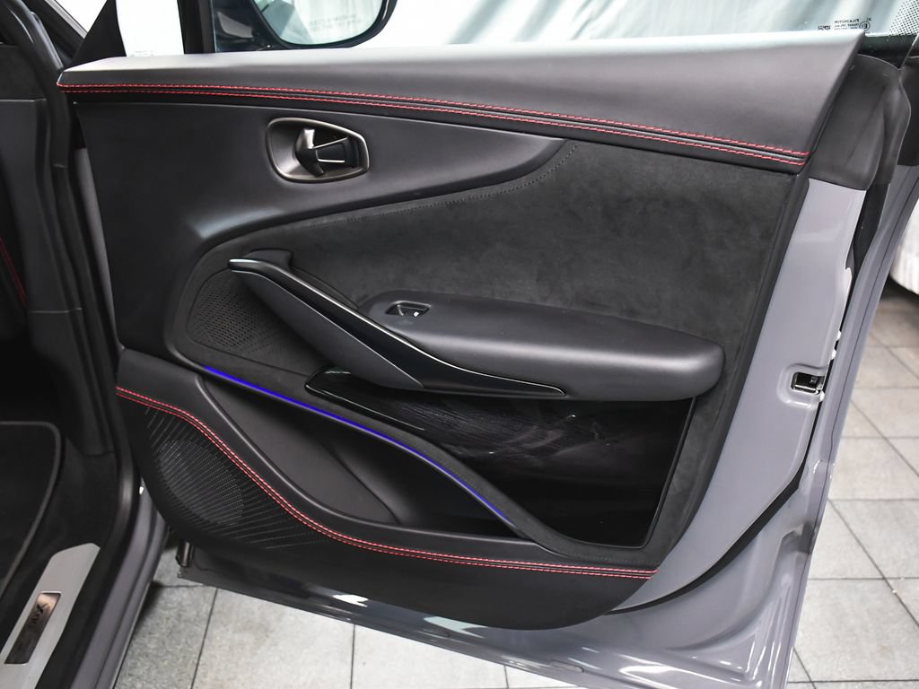 Used 2023 Aston Martin DBX AWD/4WD image 14