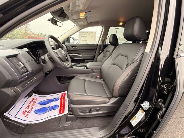 New 2026 Nissan Pathfinder SL image 12