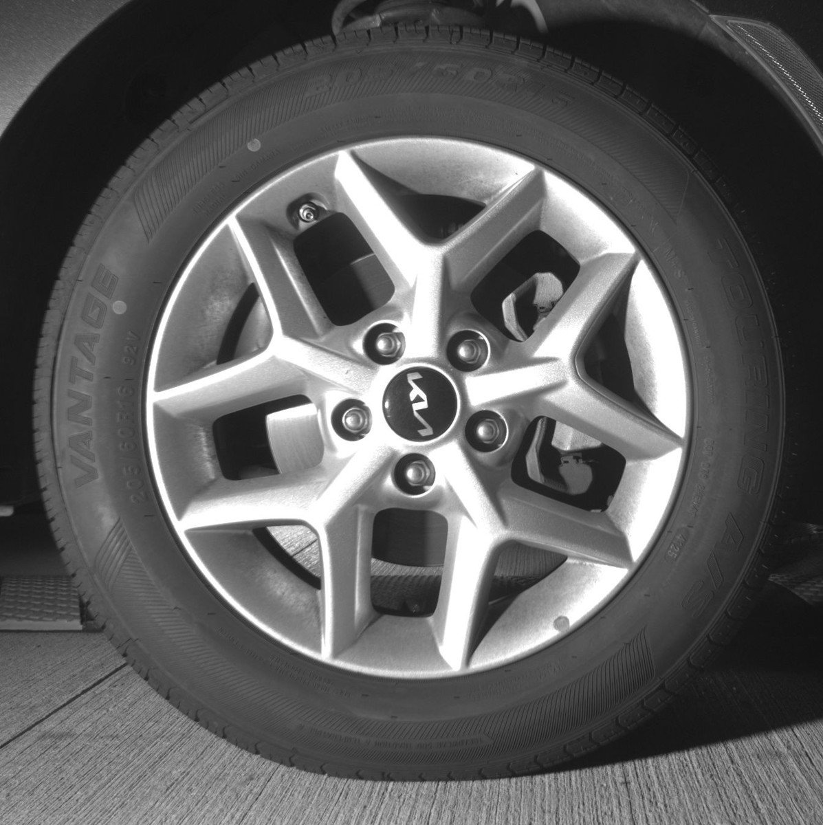 Used 2025 Kia Soul LX w/ LX Technology Package FWD image 13