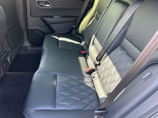 New 2026 Nissan Rogue Platinum AWD/4WD image 21
