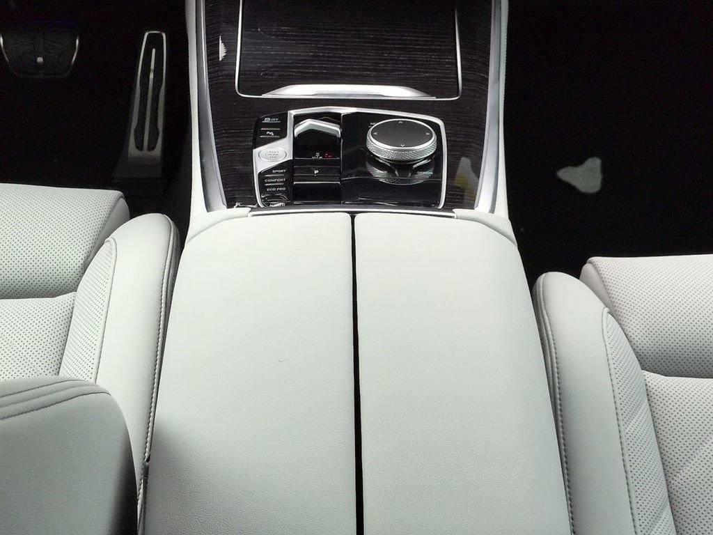 New 2026 BMW X5 sDrive40i w/ M Sport Package RWD image 18