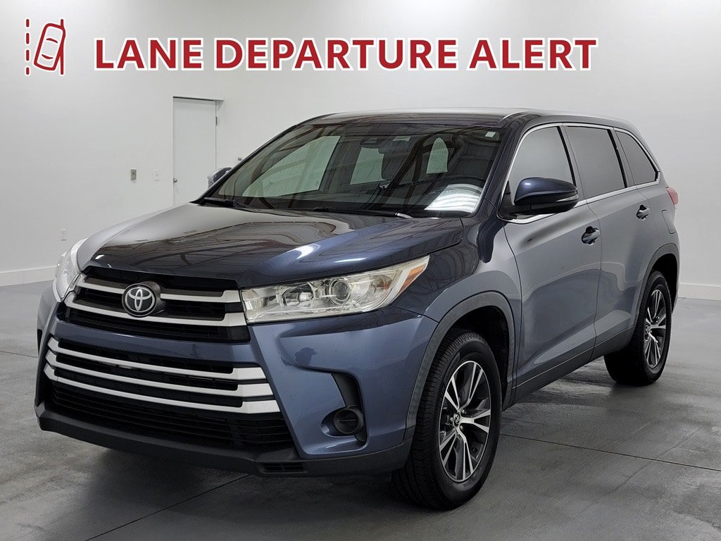 Used 2019 Toyota Highlander LE FWD image 4