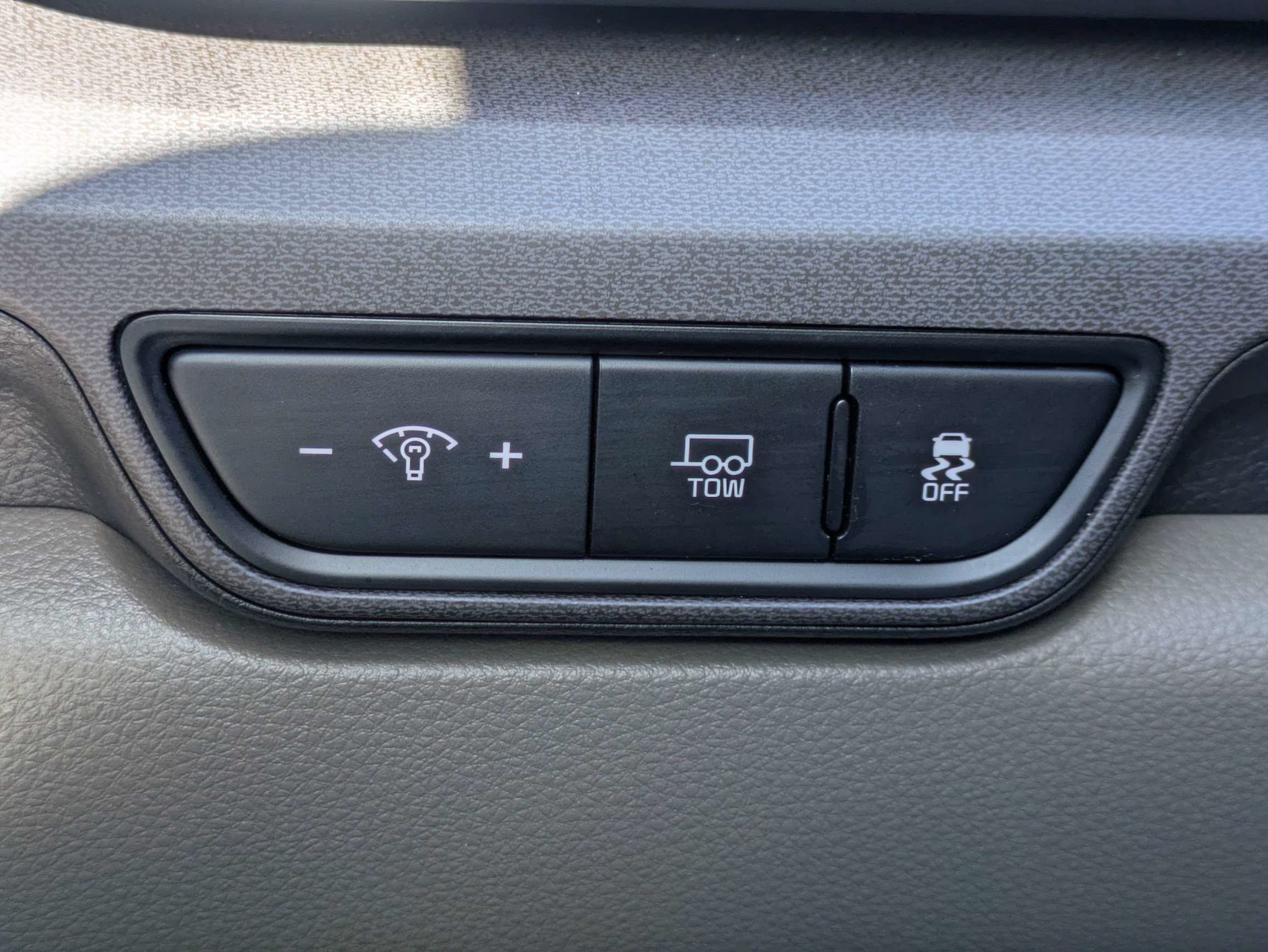 Certified 2025 Kia Carnival EX FWD image 30