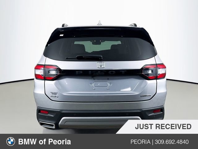 Used 2023 Honda Pilot Touring image 6